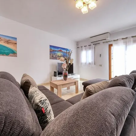 Flavia - Private Pool, Jacuzzi, Bbq&game By Lanzarote *