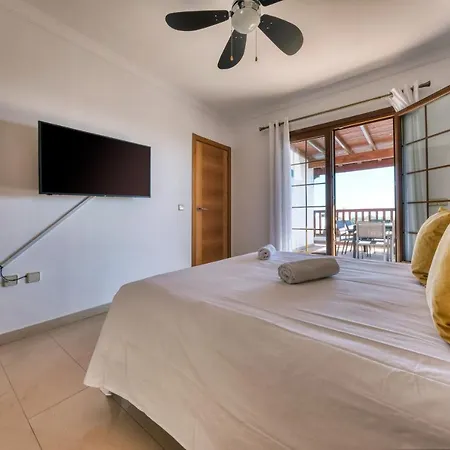 Flavia - Private Pool, Jacuzzi, Bbq&game By Lanzarote *