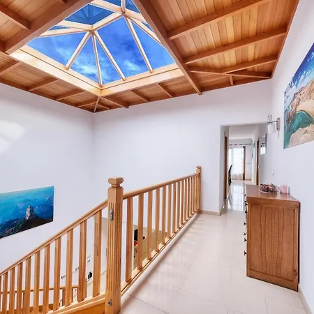 Flavia - Private Pool, Jacuzzi, Bbq And Game By Lanzarote Villa *