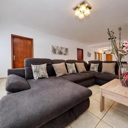 Flavia - Private Pool, Jacuzzi, Bbq And Game By Lanzarote Villa Playa Blanca (Lanzarote)