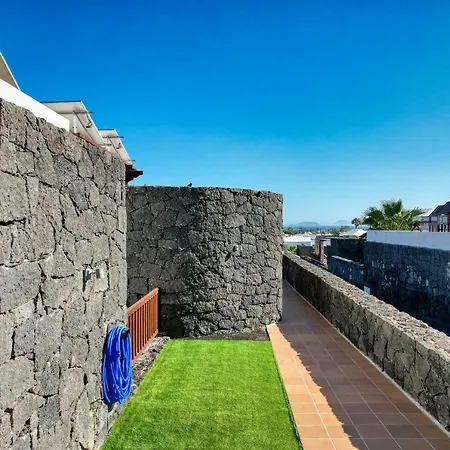 Flavia - Private Pool, Jacuzzi, Bbq And Game By Lanzarote Villa