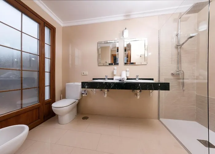 Flavia - Private Pool, Jacuzzi, Bbq And Game By Lanzarote * Playa Blanca (Lanzarote)