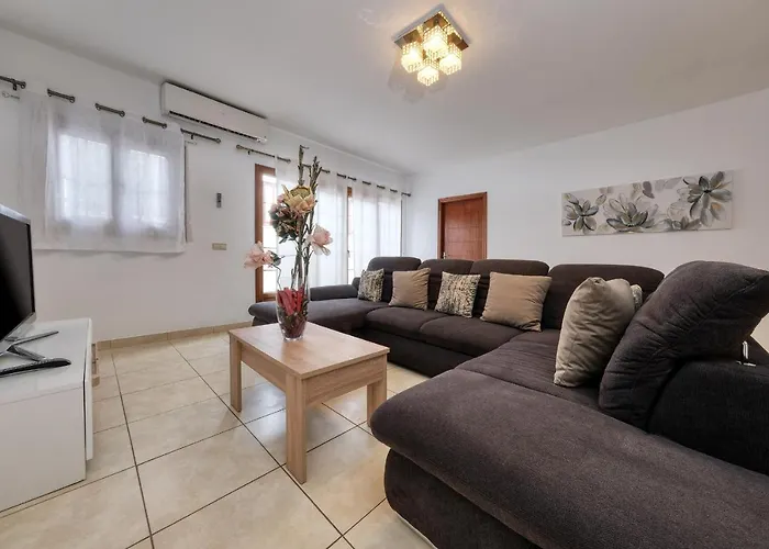 Flavia - Private Pool, Jacuzzi, Bbq And Game By Lanzarote 빌라 *