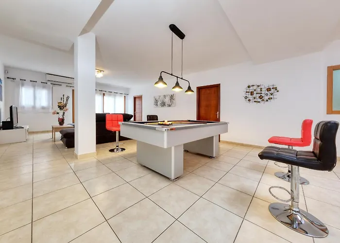 Flavia - Private Pool, Jacuzzi, Bbq And Game By Lanzarote 빌라 *