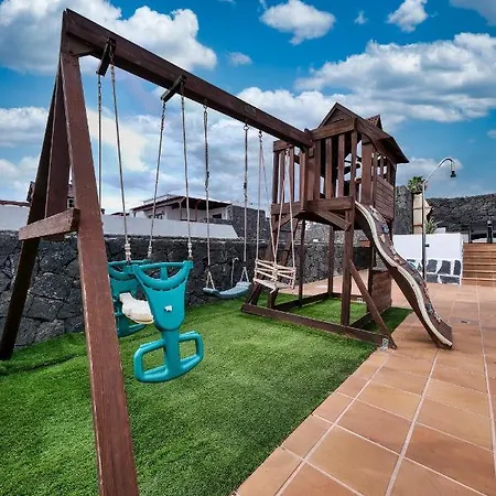 Flavia - Private Pool, Jacuzzi, Bbq And Game By Lanzarote
