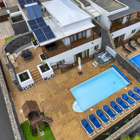 Flavia-private Pool, Jacuzzi, Sea Views Villa Playa Blanca (Lanzarote)