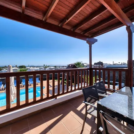 Flavia-private Pool, Jacuzzi, Sea Views * Playa Blanca (Lanzarote)